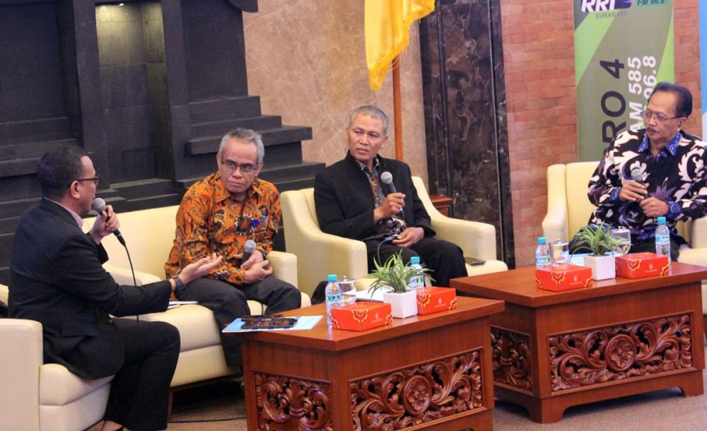 Talk show 'Menuju Indonesia Maju dengan SDM dan Data Berkualitas' di Bangsal Poncowaliko, Kampus UWK Surabaya
