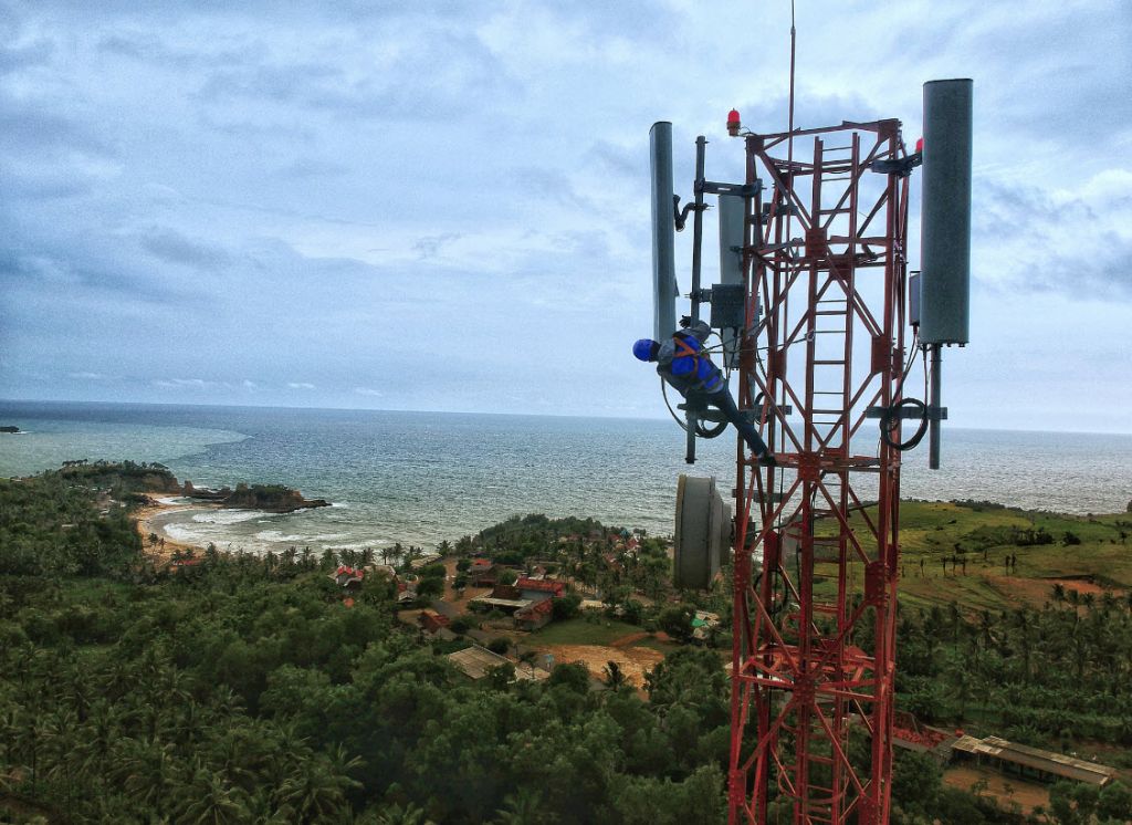 BTS Pantai Klayar XL Axiata
