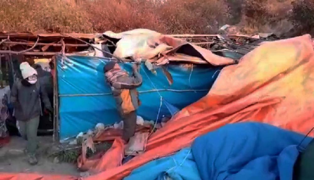 Badai di Gunung Lawu merusak tenda para pendaki