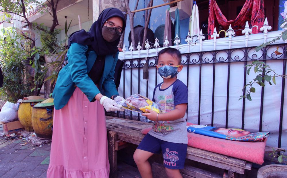 Perpustakan STIE Perbanas Surabaya bagikan 450 buku menarik ke pelajar SD dan SMP