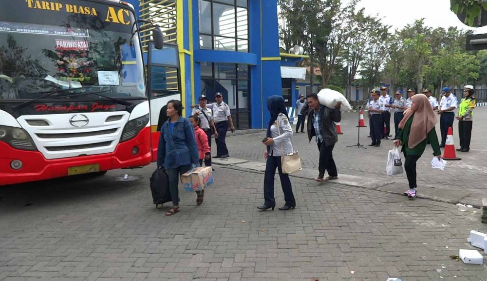 300 warga Tulungagung mengikuti program balik gratis tujuan Surabaya