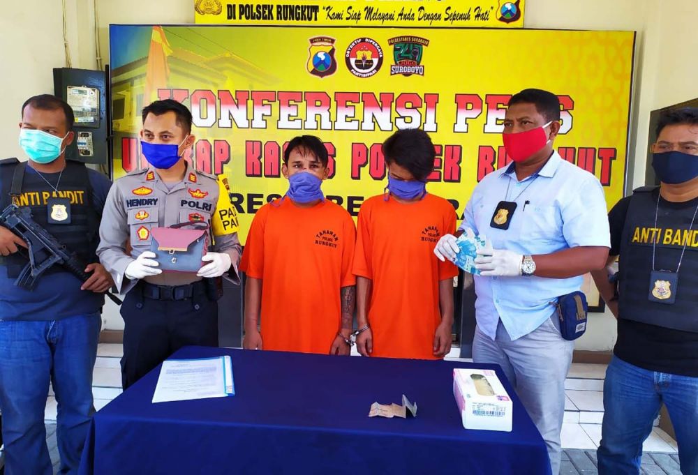 Dua bandit jalanan diamankan di Mapolsek Rungkut, Surabaya