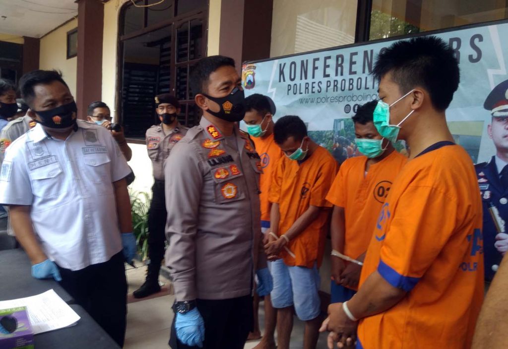 Komplotan Bandit Jalanan Perampas HP Pelajar di Probolinggo Diringkus