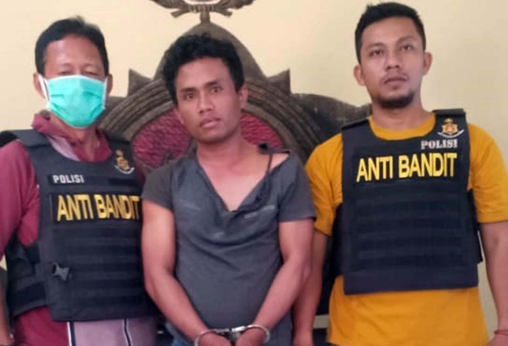 WFR (tengah) residivis curanmor diamankan di Mapolsek Lakarsantri
