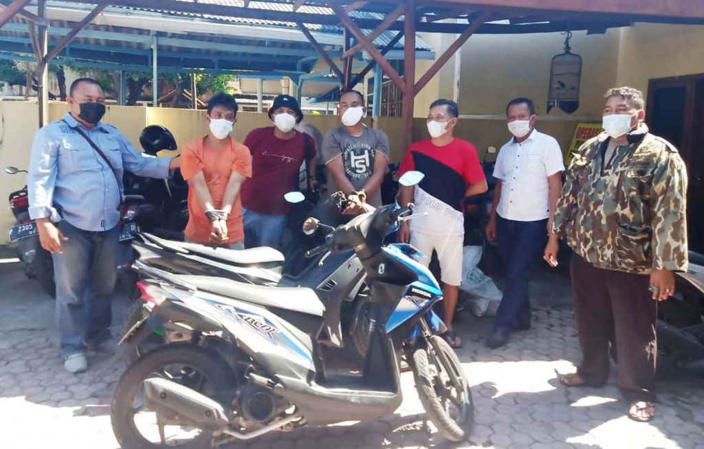 Dua bandit motor yang disergap Tim Jatanras Polres Situbondo bersama Unit Reskrim Polsek Panji