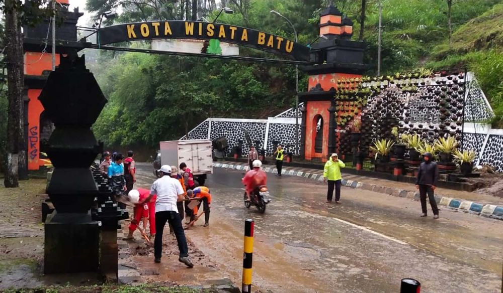 Banjir lumpur di kawasan Songgoriti, Kota Batu