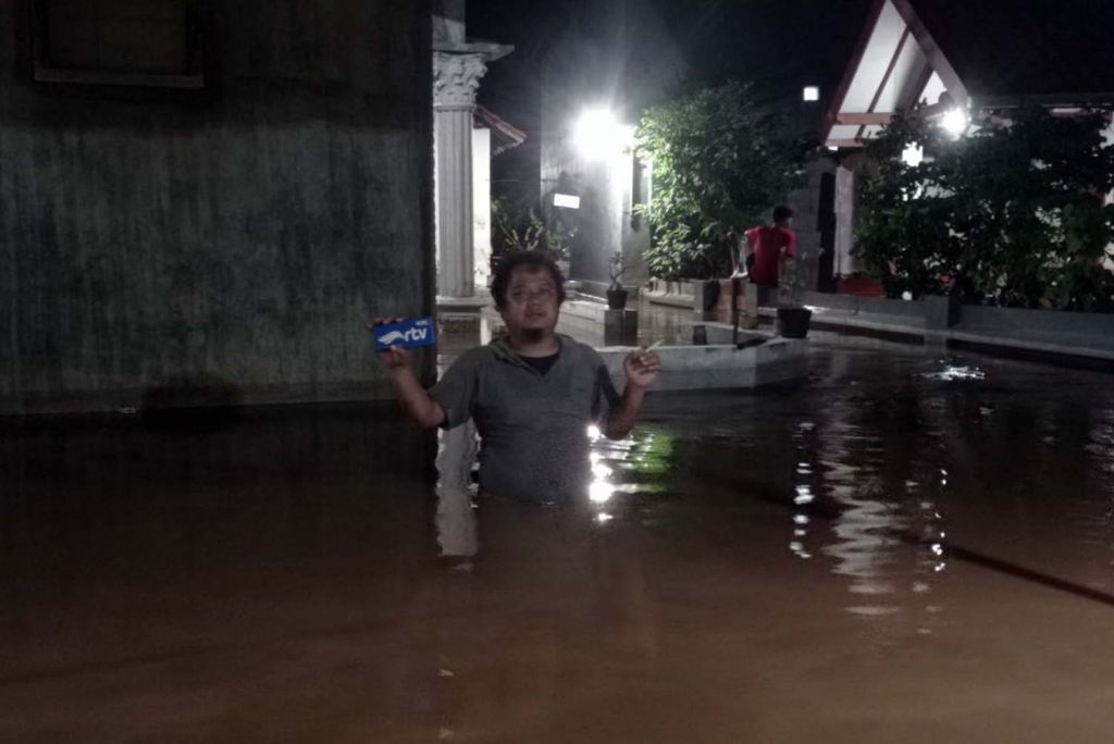 Kondisi banjir dua desa di Probolinggo pada Minggu (28/2/2021) malam
