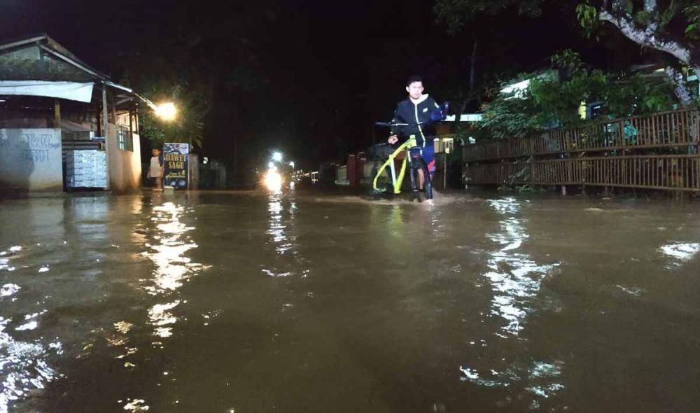 7 Jam Diguyur Hujan, 5 Kecamatan di Trenggalek Terendam Banjir