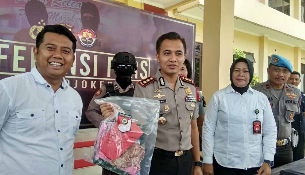 Anak yang Lahirkan Bayi Kembar Dicabuli Ayahnya Selama 4 Tahun