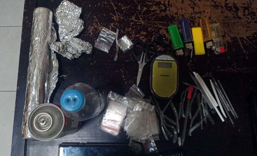 Barang bukti yang disita dari kamar tersangka Agus Setyobudi