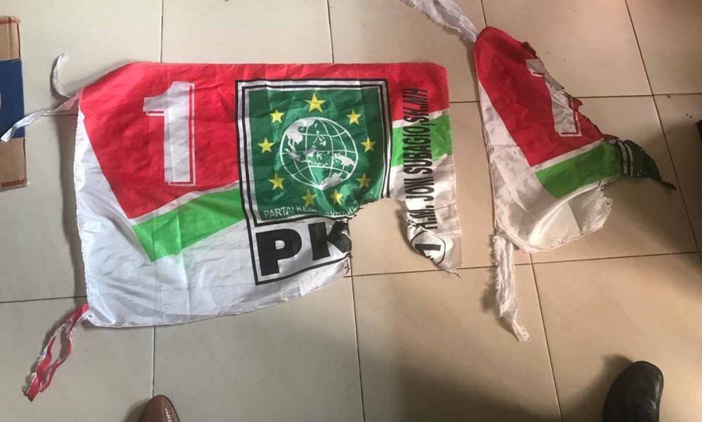 Bendera PKB di Banyuwangi Ditemukan Rusak Terbakar, Dibakar?