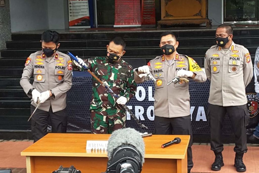 Bentrok Pendukung Habib Rizieq Vs Polisi, 6 Orang Tewas