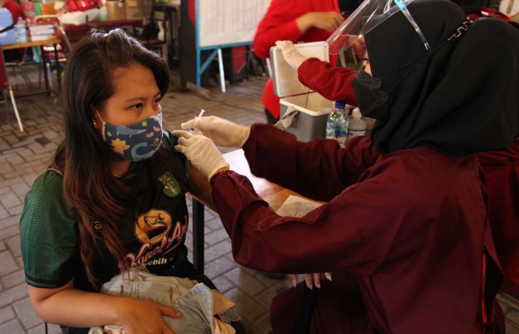 Arek-arek Bonek Suroboyo wani vaksin