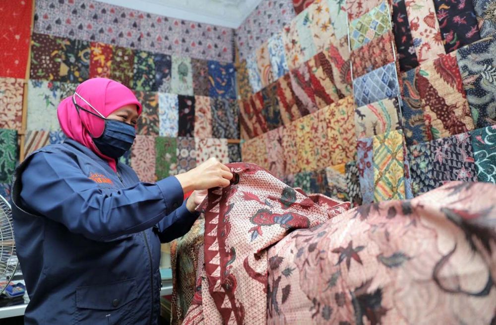 Khofifah Sebut Penjualan Batik Tanjung Bumi Bangkalan Berangsur Normal