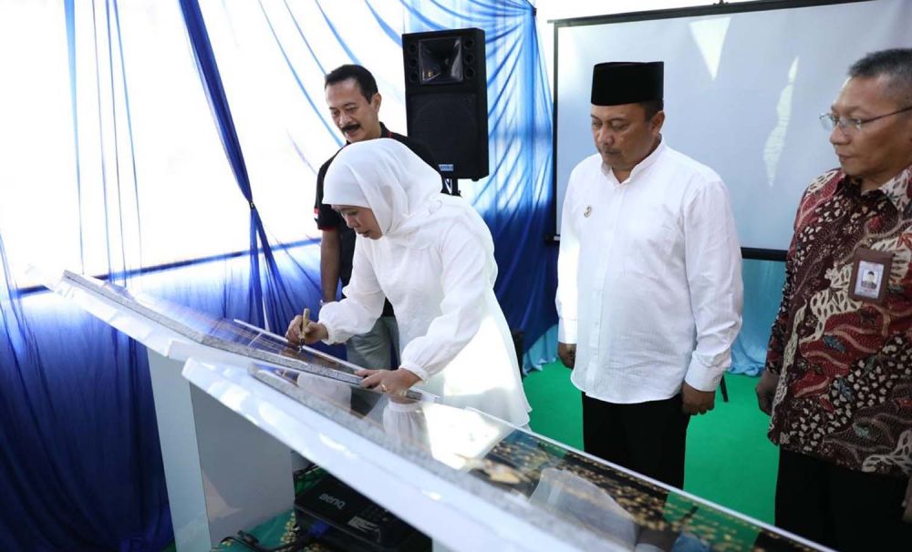 Gubernur Jawa Timur Khofifah Indar Parawansa memaparkan rencana pembangunan Pelabuhan Tanjung Tembaga Kota Probolinggo