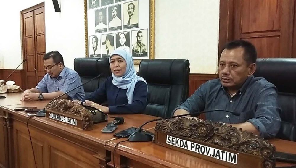 Gubernur Jawa Timur Khofifah Indar Parawansa saat memimpin jumpa pers kewaspadaan Virus Corona
