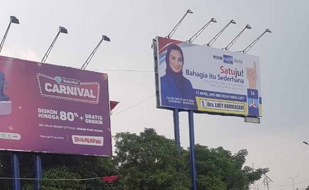 Reklame Politisi Cantik Ini Curi Perhatian, Satuju?