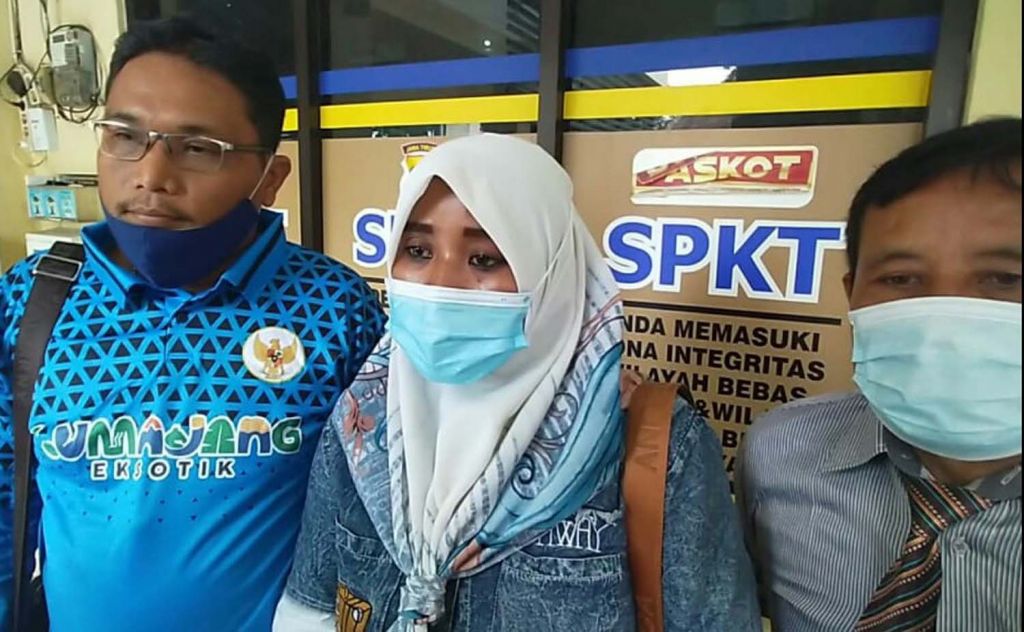 Bu Kades Wotgalih, RK saat berada di Polres Pasuruan Kota
