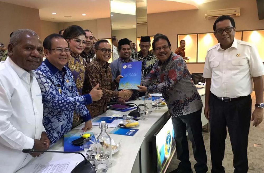 Bupati Banyuwangi Abdullah Azwar Anas dalam pertemuan dengan Menteri ATR/BPN Sofyan Djalil di Kantor Kementrian ATR/BPN