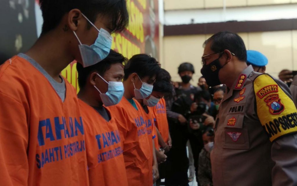 Dua Buron Kasus Pengeroyokan Anggota TNI AL di Terminal Bungurasih Diringkus