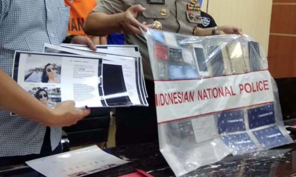 Barang bukti kasus carding yang dibongkar Ditreskrimsus Polda Jatim