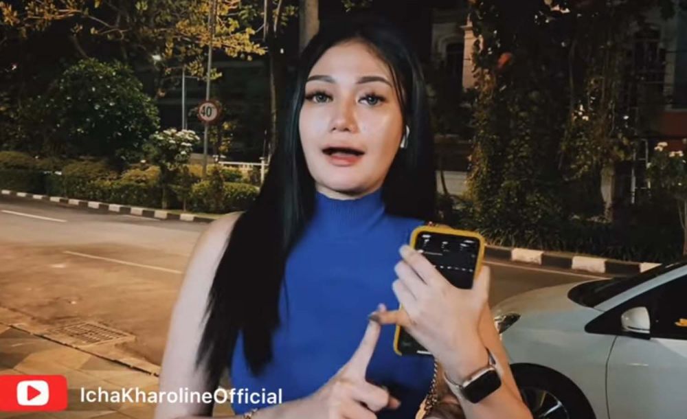Icha Caroline saat mengunggah video sanggahannya melalui Channel Youtube miliknya