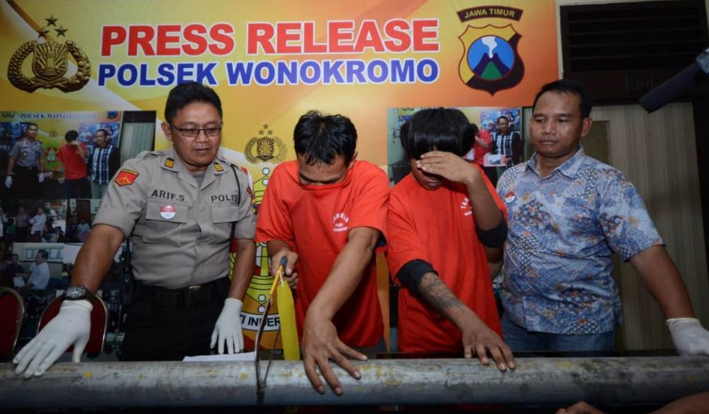 Bapak anak pencuri pagar besi Sungai Kalimas Surabaya diamankan di Mapolsek Wonokromo