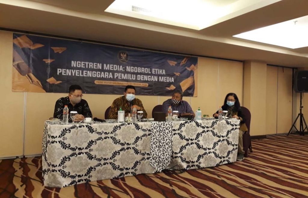 Ketua DKPP RI, Prof Muhammad dalam acara Ngobrol Etika Penyelenggara Pemilu dengan Media di Surabaya