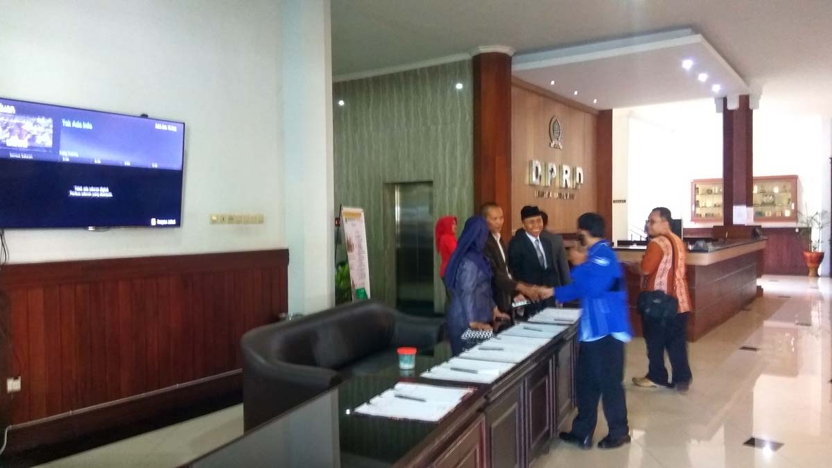 Suasana DPRD Kota Malang jelang pelantikan 40  anggota dewan yang baru/Avirista Midaada