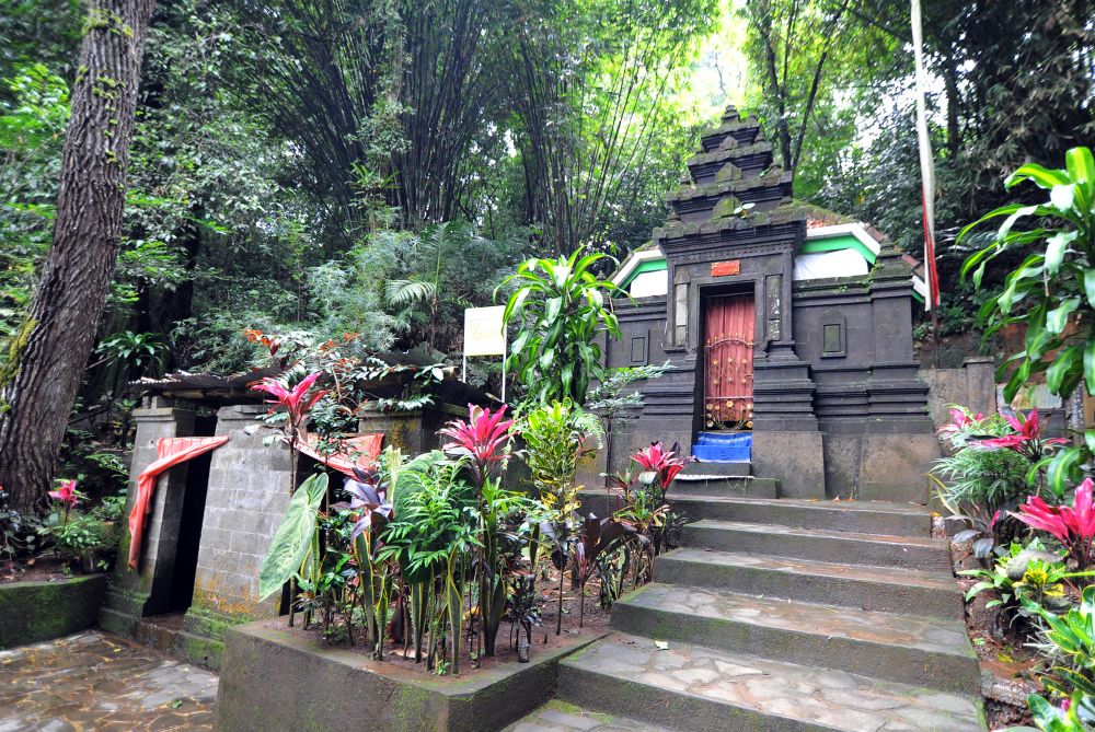 Petilasan Prabu Tawang Alun di Rowo Bayu, Dusun Sambungrejo Desa Bayu, Kecamatan Songgon, Kabupaten Banyuwangi (foto: Irul Hamdani/jatimnow.com)