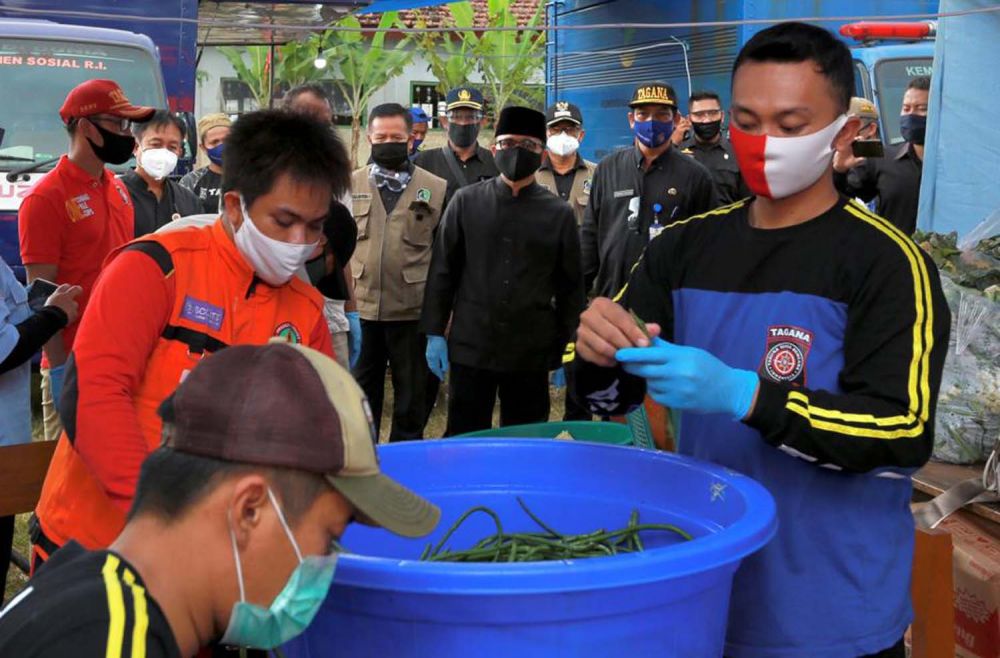 Dapur umum menjadi bagian penting penanganan kasus Covid-19 di salah satu pesantren Banyuwangi