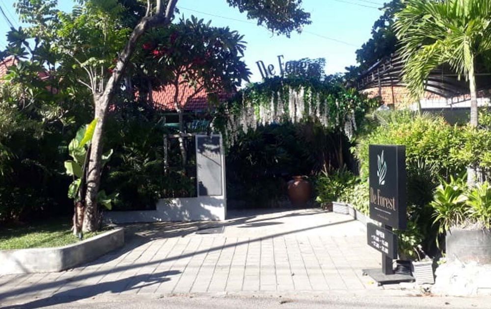 De Forest Restoran di Jalan Trunojoyo, Surabaya