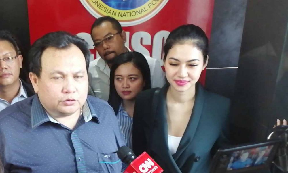 Della Perez dan Kuasa Hukumnya, Minola Sebayang