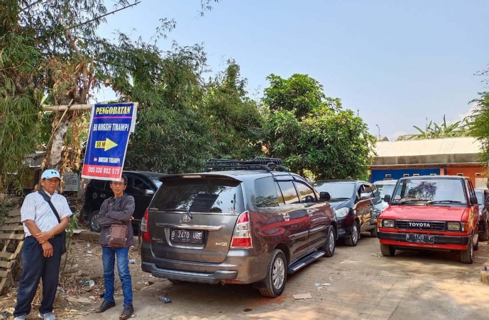 Deretan mobil pengantar pasien Ningsih Tinampi