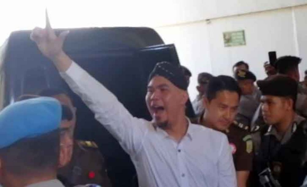Ahmad Dhani teriak 'Merdeka' di PN Surabaya