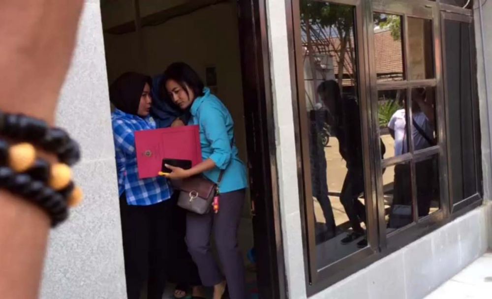 Diduga Selingkuh, Seorang Bidan Digerebek saat Berduaan dengan Dokter