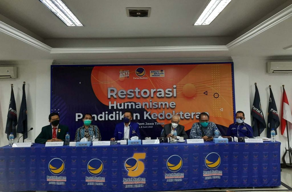 Partai NasDem Jatim menggelar diskusi bertajuk Restorasi Humanisme Pendidikan Kedokteran di Surabaya