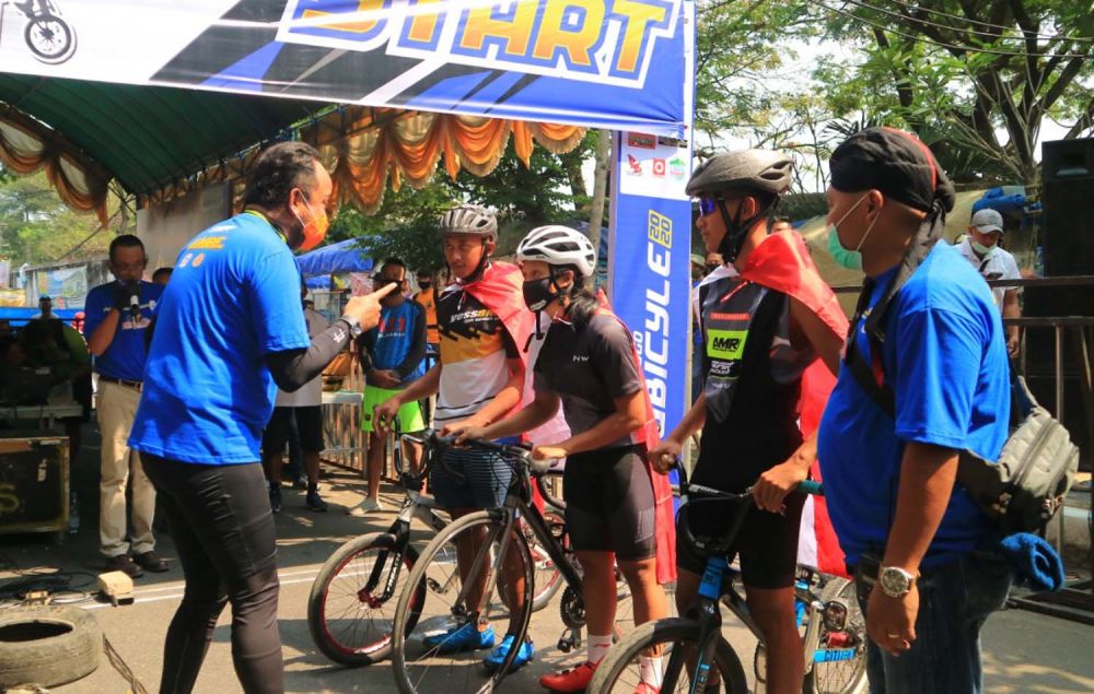 Bupati Ipong saat hadir dalam Drag Bicycle Bupati Ponorogo Cup 2020