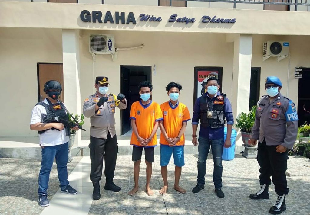 Kejelian Polisi Bikin Dua Budak Narkoba ini Kelimpungan