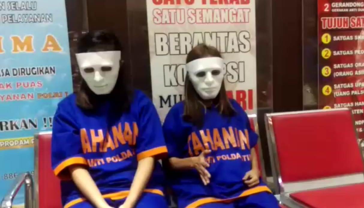 Polisi 'Pamerkan' Mucikari ke Media, Pelanggannya?