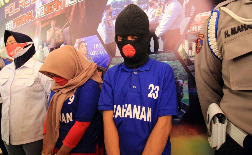 Suami istri siri pembunuh Raisa diamankan di Mapolres Pasuruan