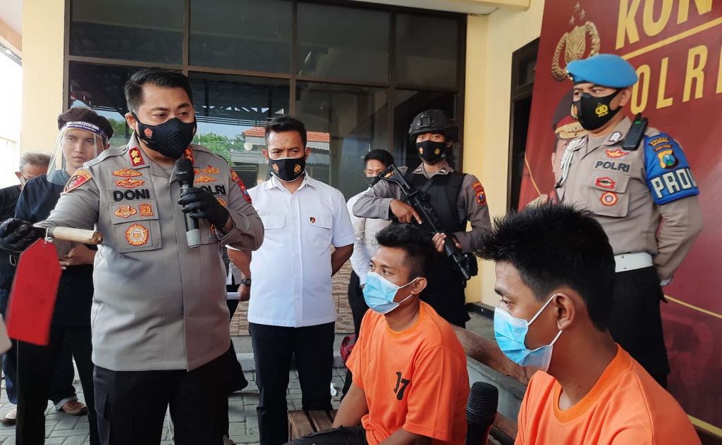 Dua begal sadis yang didor kakinya diamankan di Mapolres Mojokerto