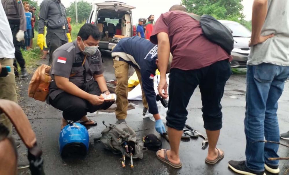 Tim Inafis dan Satreskrim Polresta Sidoarjo melakukan identifikasi dan olah TKP di lokasi duel celurit dua pemancing