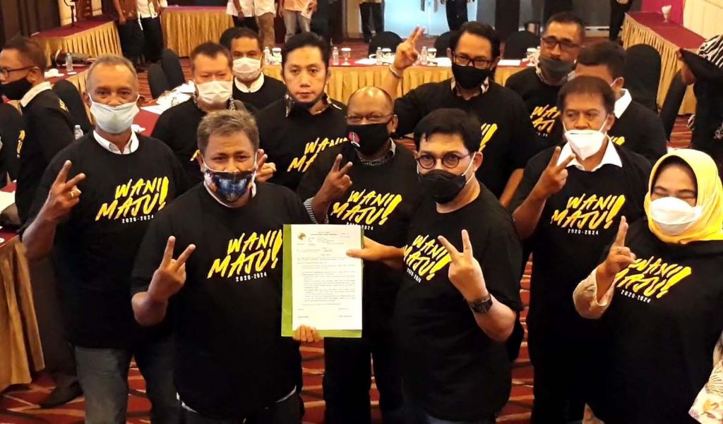 Para pemilik 20 klub anggota Persebaya yang bernaung di bawah Koperasi Surya Abadi dukung Machfud Arifin-Mujiaman