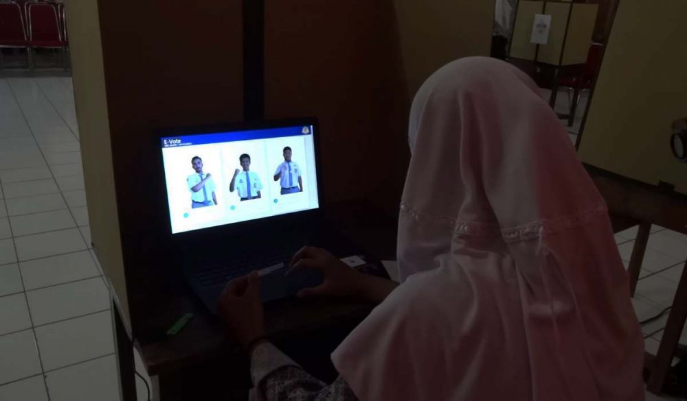 Sistem e-Voting dalam pemilihan Ketua Osis SMKN 1 Boyolangu, Tulungagung