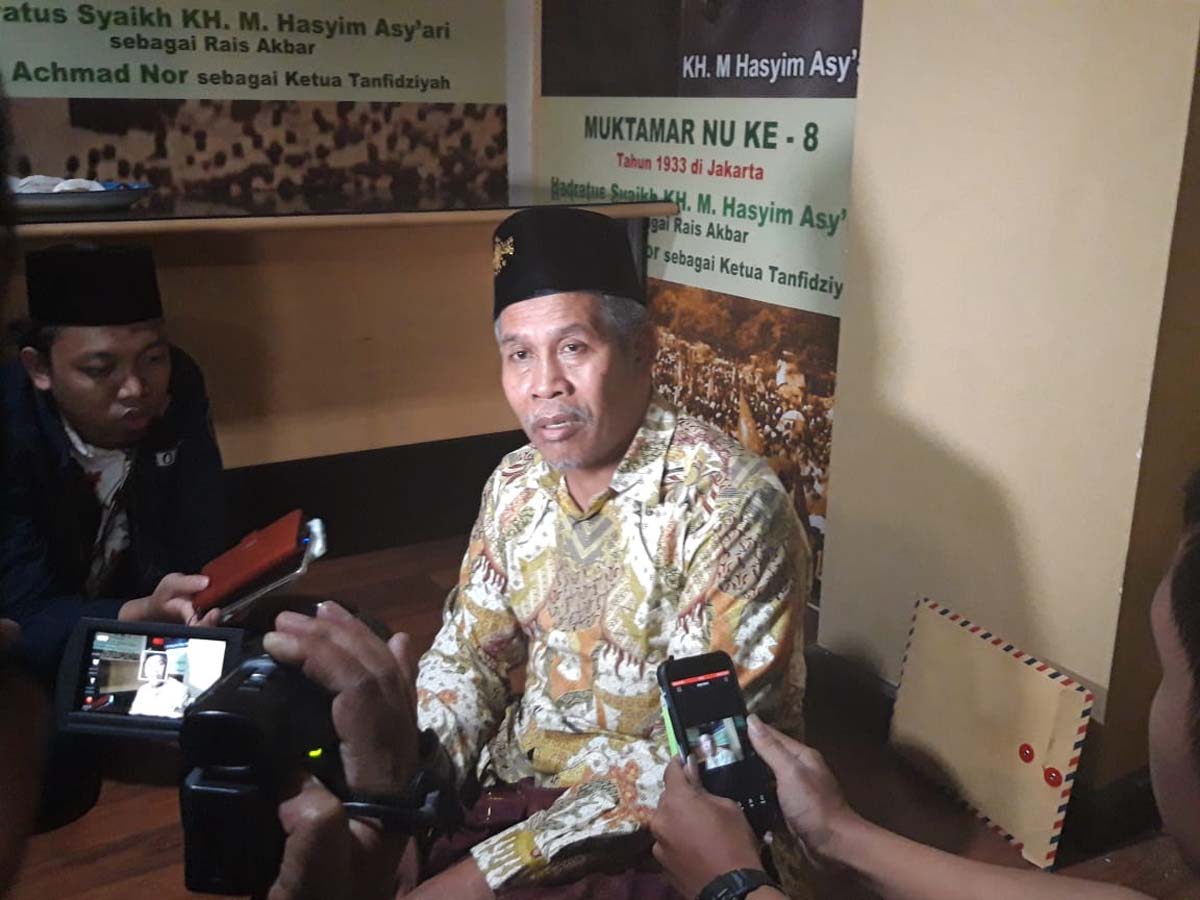 Ketua PWNU Jawa Timur, KH Marzuki Mustamar saat diwawancarai jatimnow.com/Arry Saputra