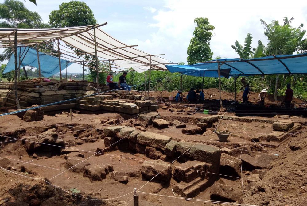 Ekskavasi Candi Keboireng di Dusun Keboireng, Desa Ngerong, Kecamatan Gempol, Kabupaten Pasuruan