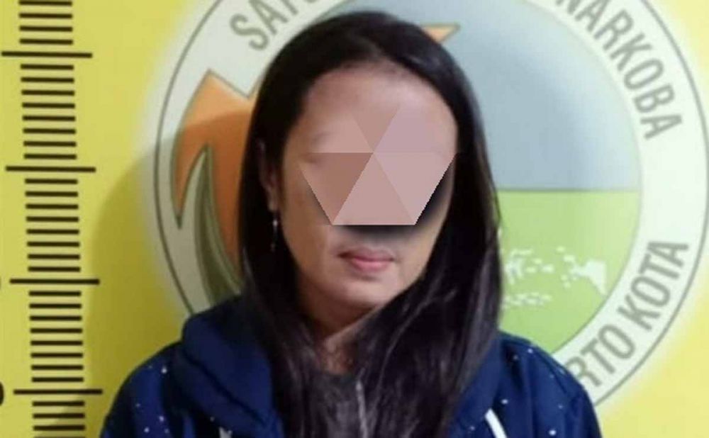 Ibu muda yang diduga jadi pengedar narkoba diamankan di Mapolres Mojokerto Kota