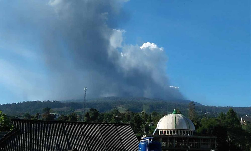 Waspada! Gunung Tangkuban Perahu Masih Berpotensi Erupsi