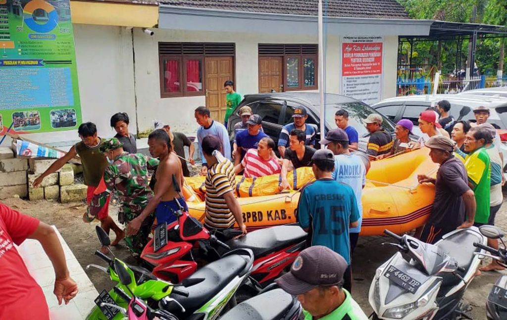 Dilaporkan Hanyut Terseret Banjir, Gadis di Gresik Ditemukan Tewas